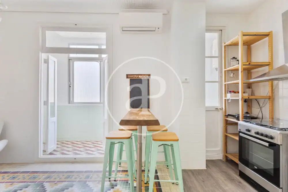 Flat for rent in Valencia  with Air Conditioner, Heating and Furnished