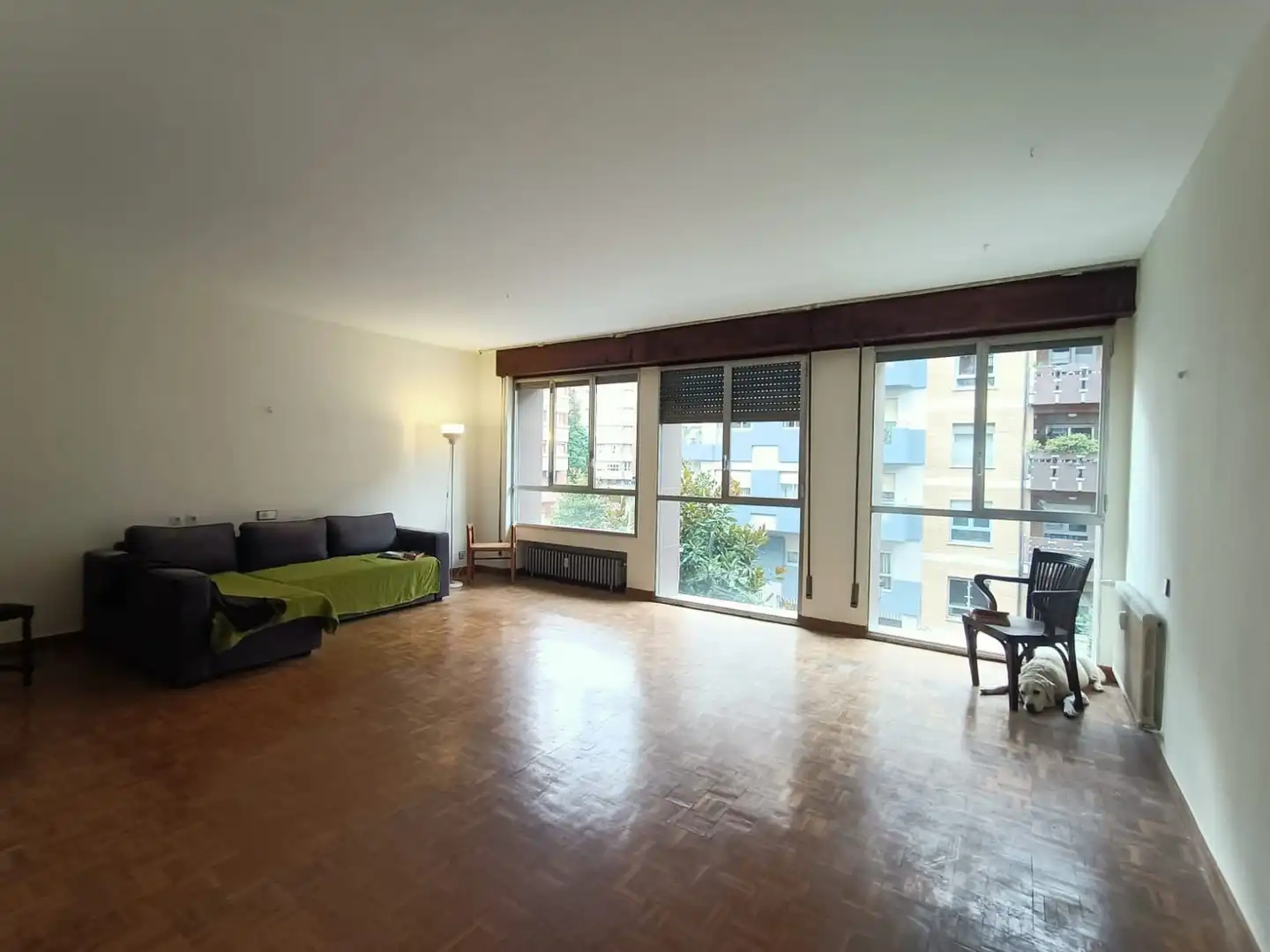 Living room of Flat for sale in Oviedo   with Heating, Terrace and Storage room