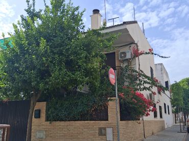 Maison mitoyenne avec balcon à vendre à Coca de la Piñera - El Carambolo