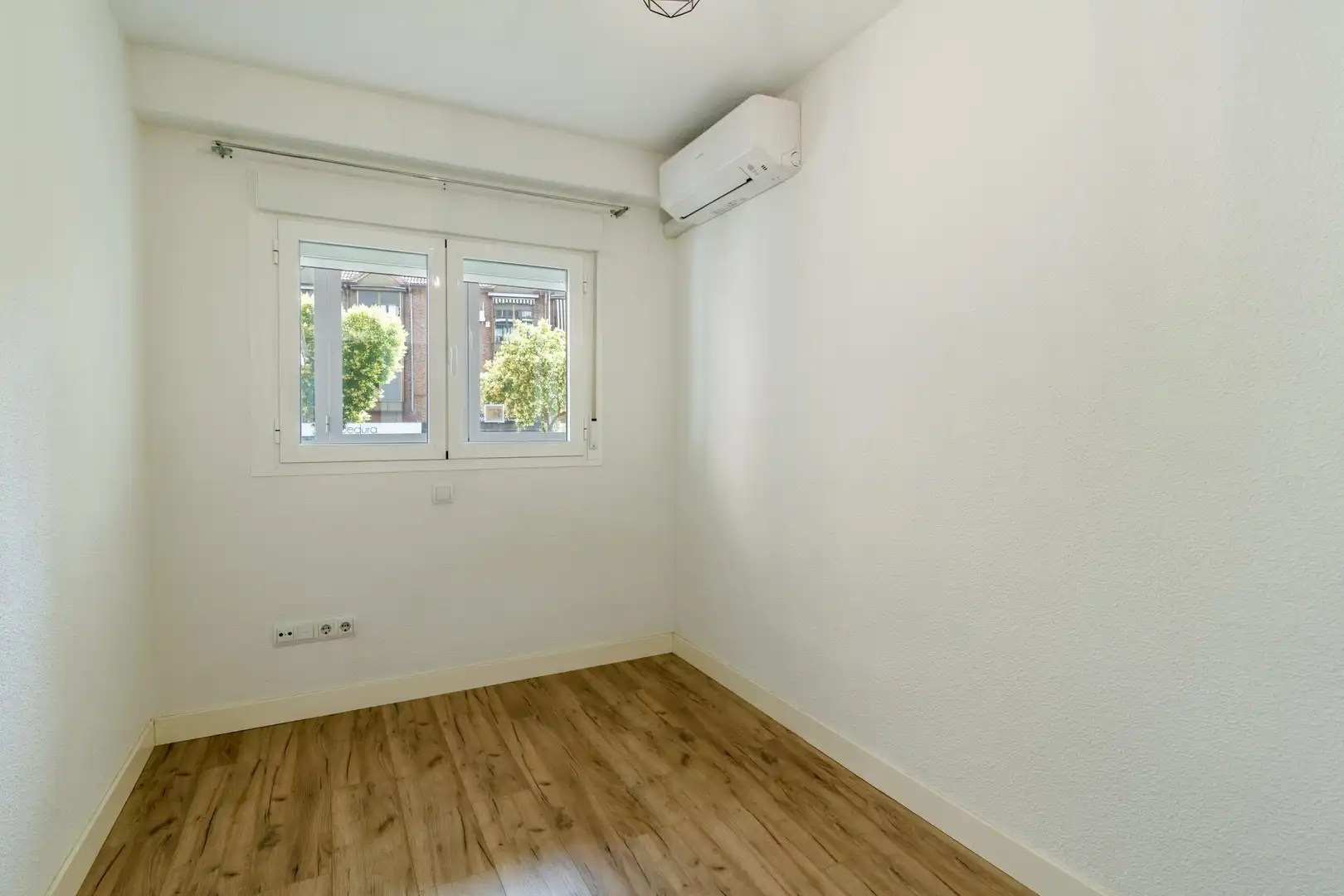 Apartamento de alquiler en 8 Calle Valderrobres #2, Canillejas