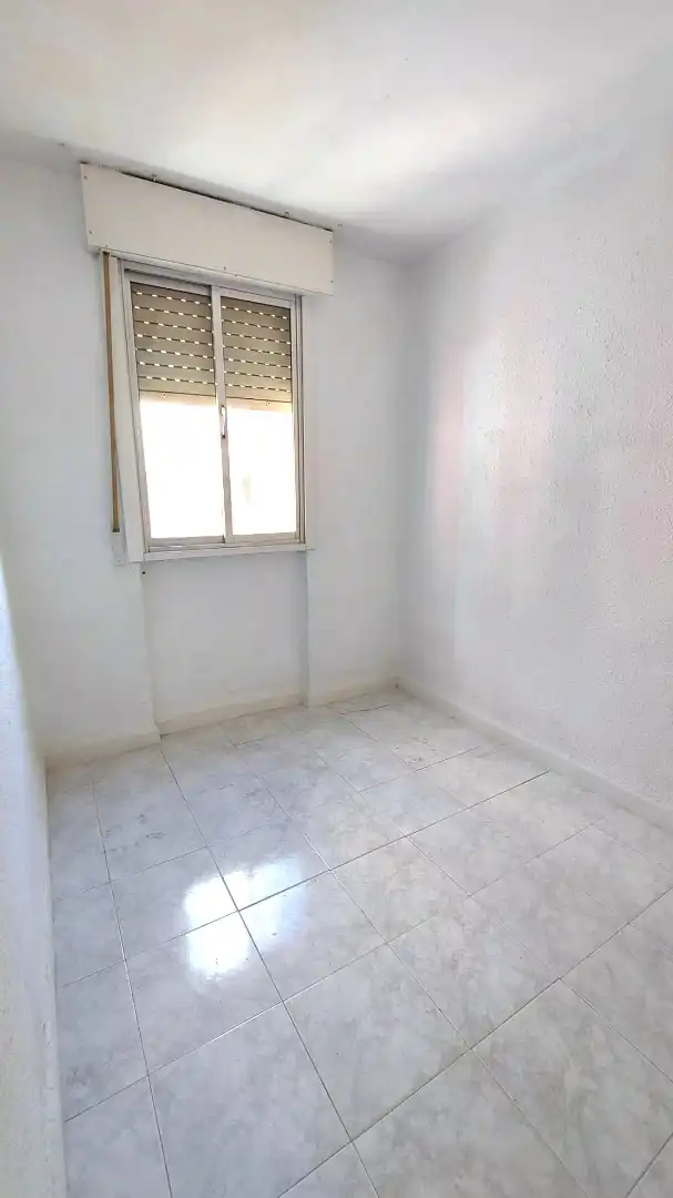 Habitación de Piso en venta en Madrid con Terraza