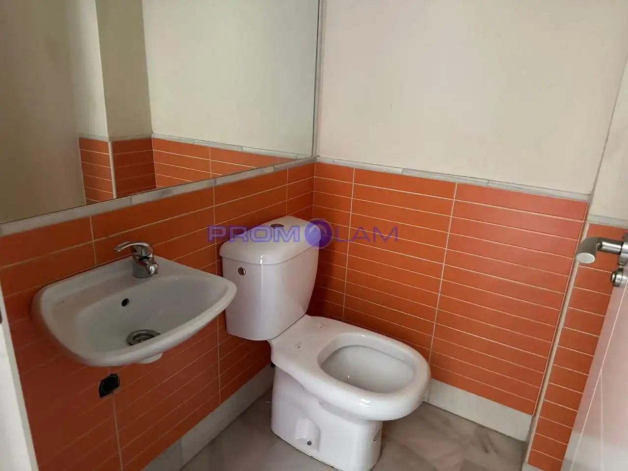 Bany de Casa o xalet en venda en Bollullos de la Mitación amb Jardí privat i Terrassa