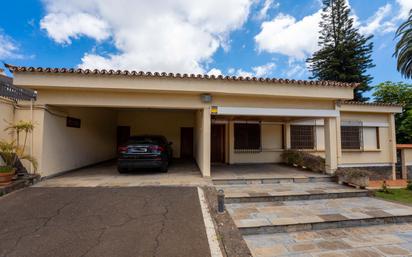 Vista exterior de Casa o xalet en venda en San Cristóbal de la Laguna amb Jardí privat, Terrassa i Balcó