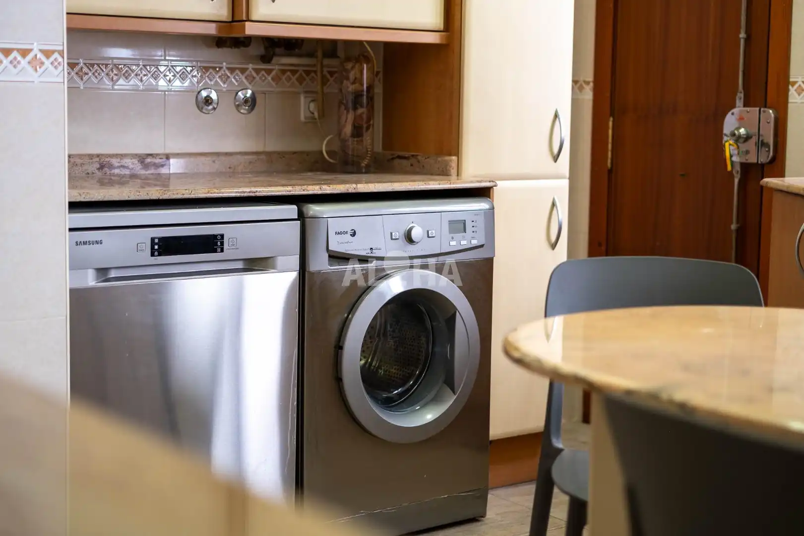 Cocina de Piso de alquiler en Valencia con Calefacción, Amueblado y Balcón
