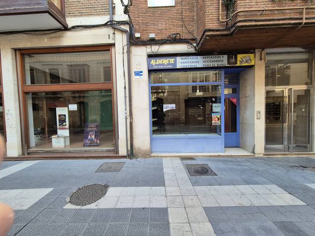 Local comercial en Alquiler en Calle Juan de Castilla en Centro