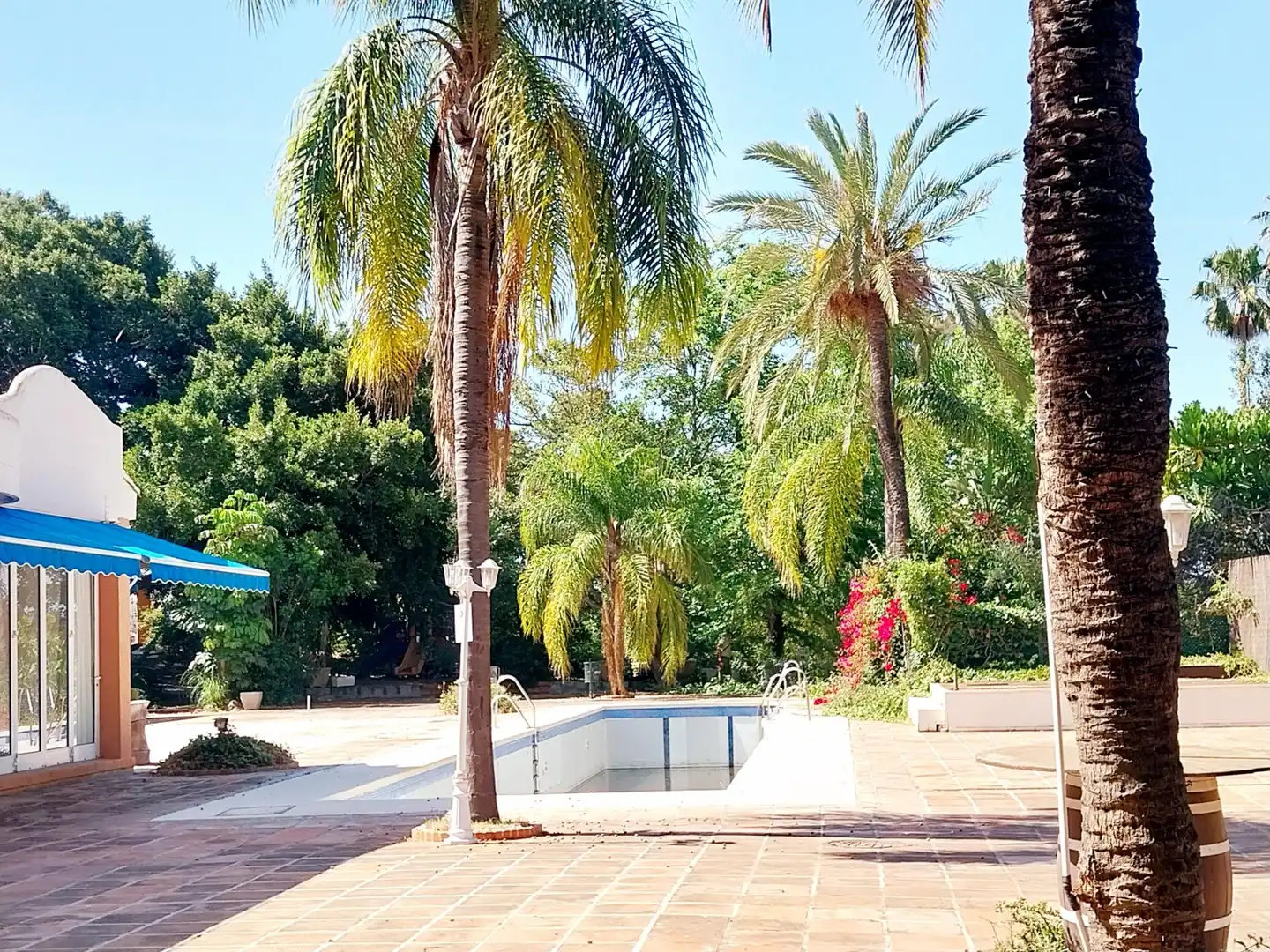 Schwimmbecken von Wohnung zum Verkauf in Mijas mit Klimaanlage, Privatgarten und Terrasse