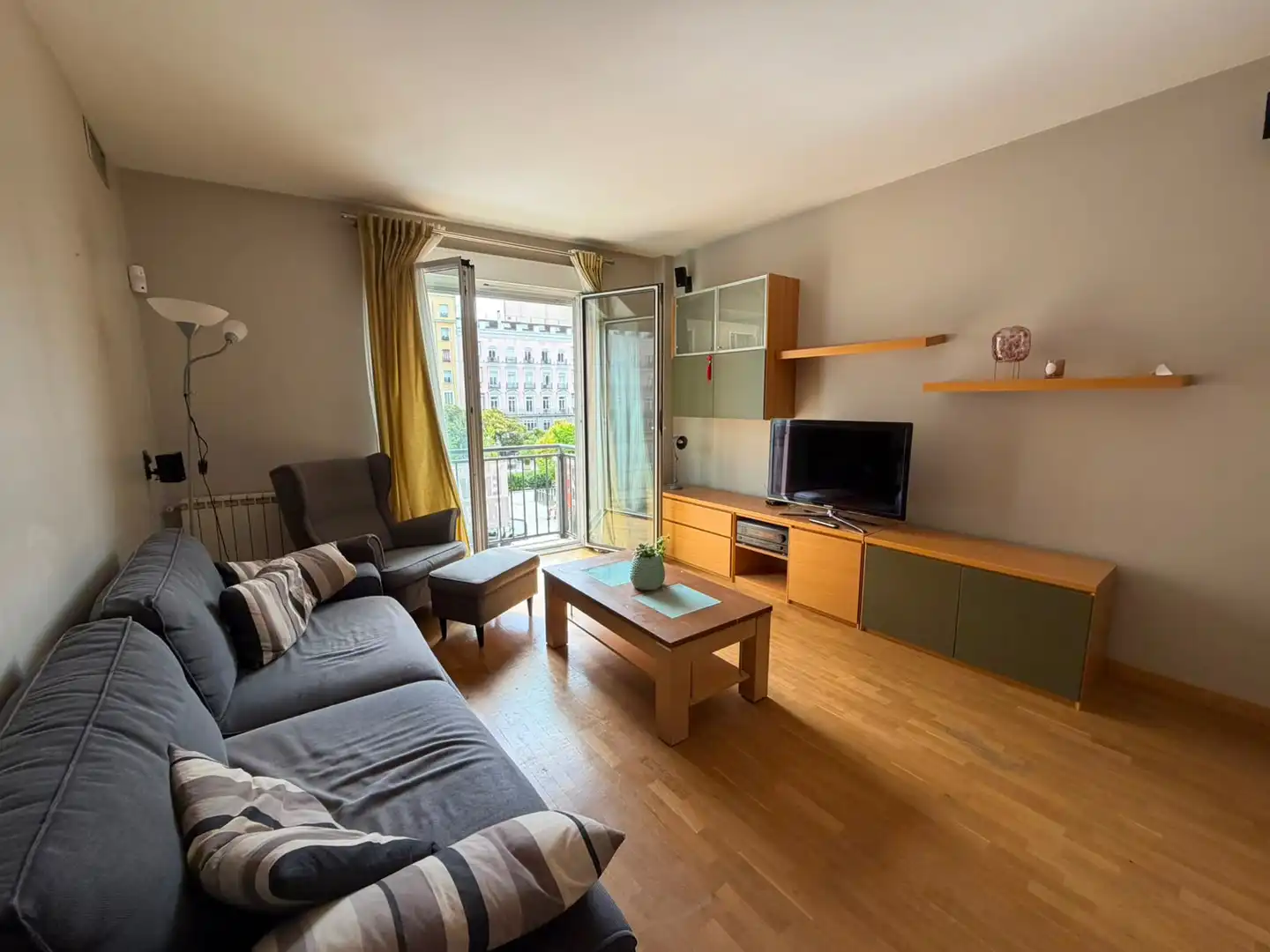 Piso con terraza en venta en Plaza de Pedro Zerolo, imagen 2