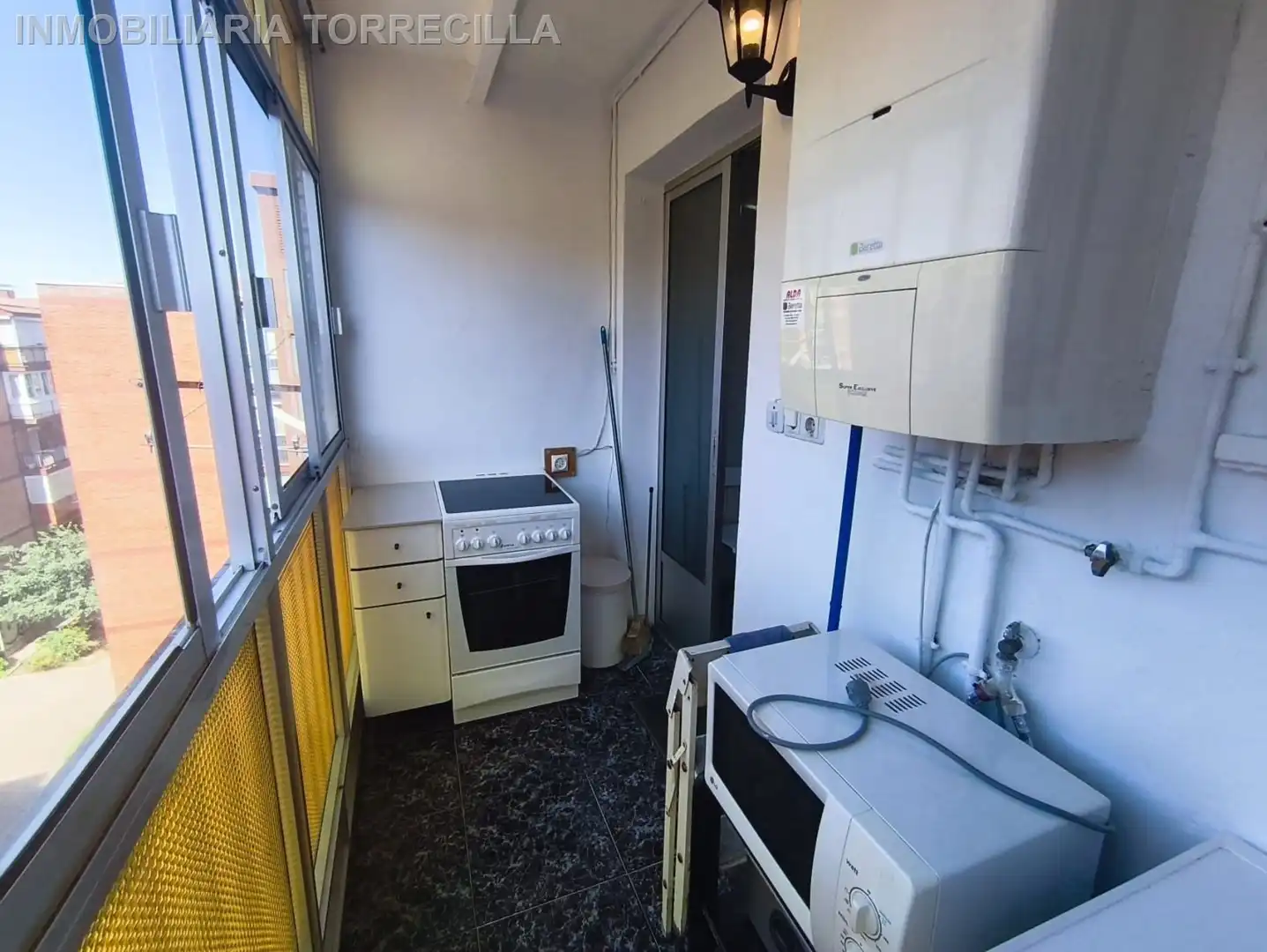 Cuina de Pis en venda en Valladolid amb Calefacció, Terrassa i Moblat