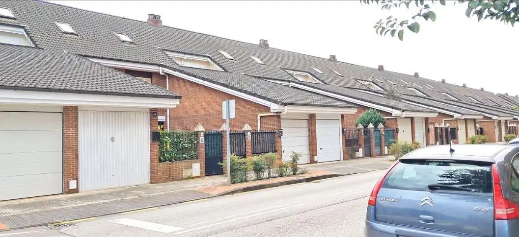 Casa en venda a Calle Ria De Solia 9, imagen 2