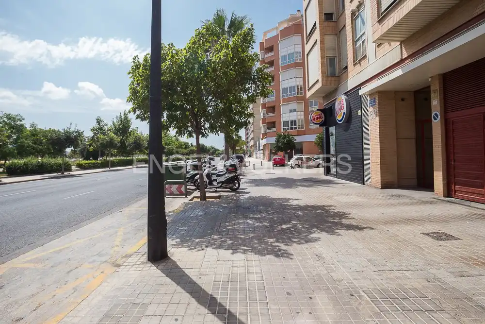 Exterior view of Flat for rent in Valencia  with Air Conditioner, Heating and Parquet flooring