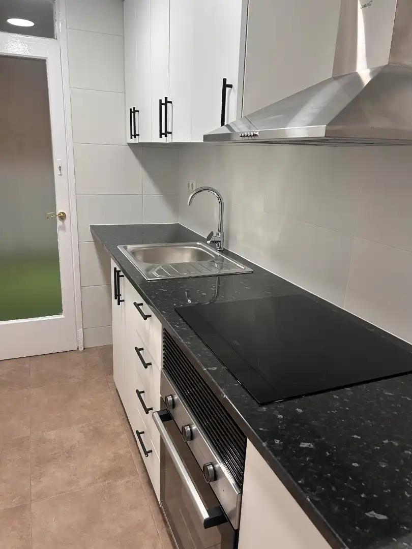 Cocina de Piso en venta en Terrassa con Aire acondicionado, Parquet y Horno