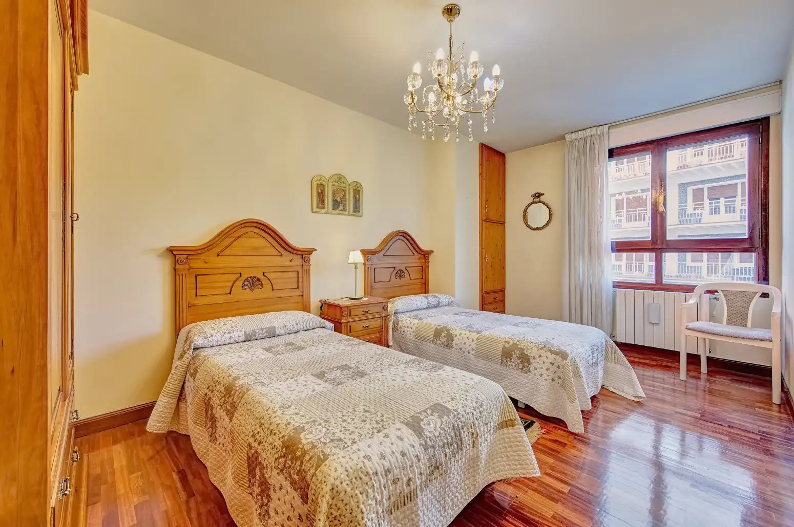 Dormitori de Pis en venda en  Pamplona / Iruña amb Calefacció, Parquet i Moblat
