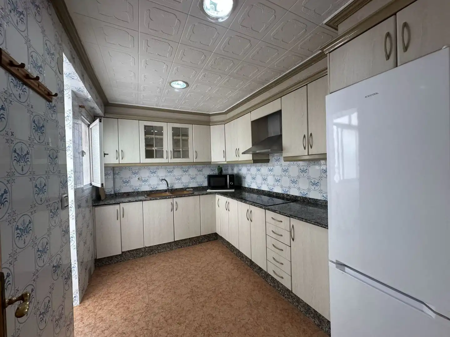 Kitchen of Flat for sale in Torrent  with Air Conditioner and Balcony