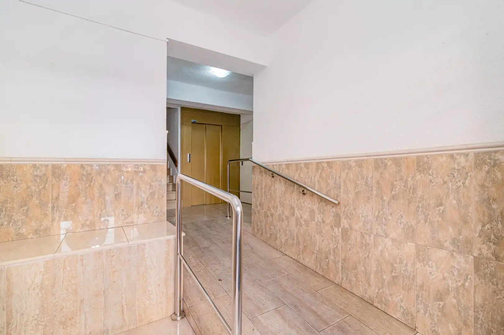 Piso en venta en Granada con Amueblado