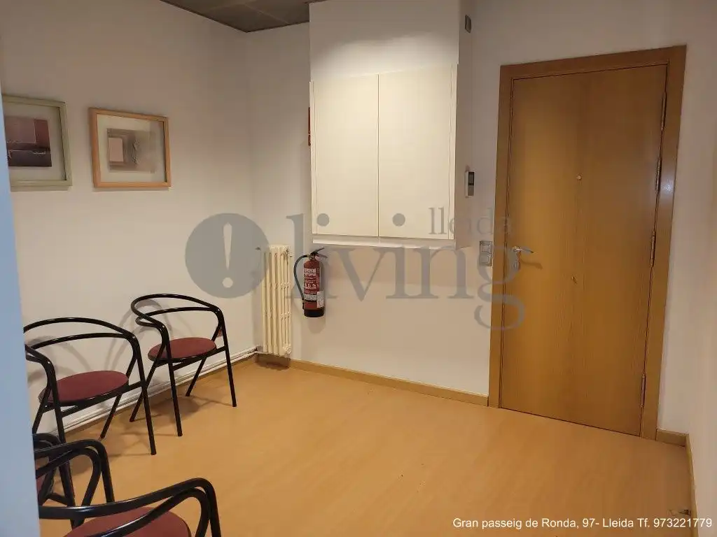 Office space for sale in Carrer Teuleries