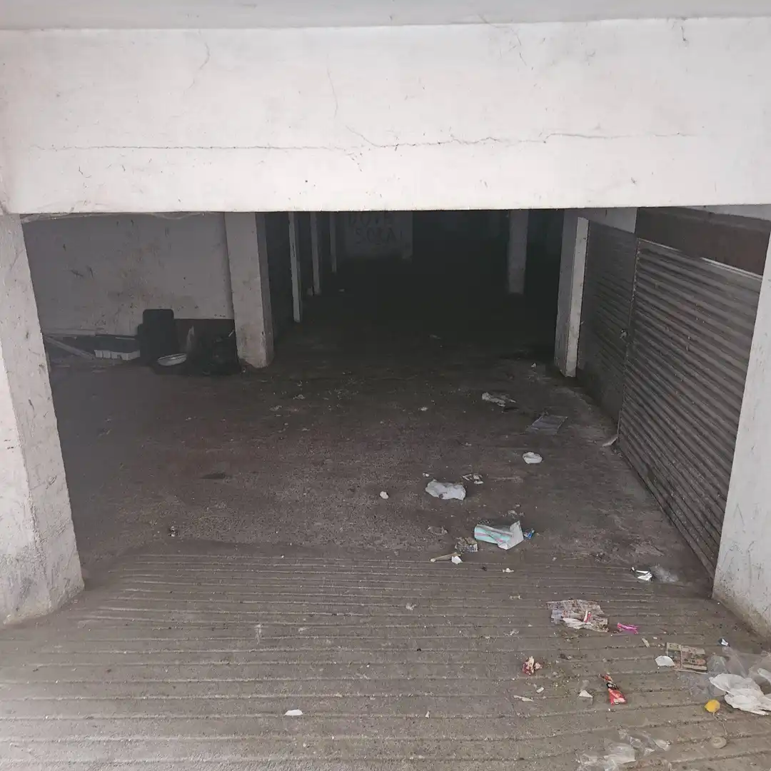 Garage zum Verkauf in Banyoles