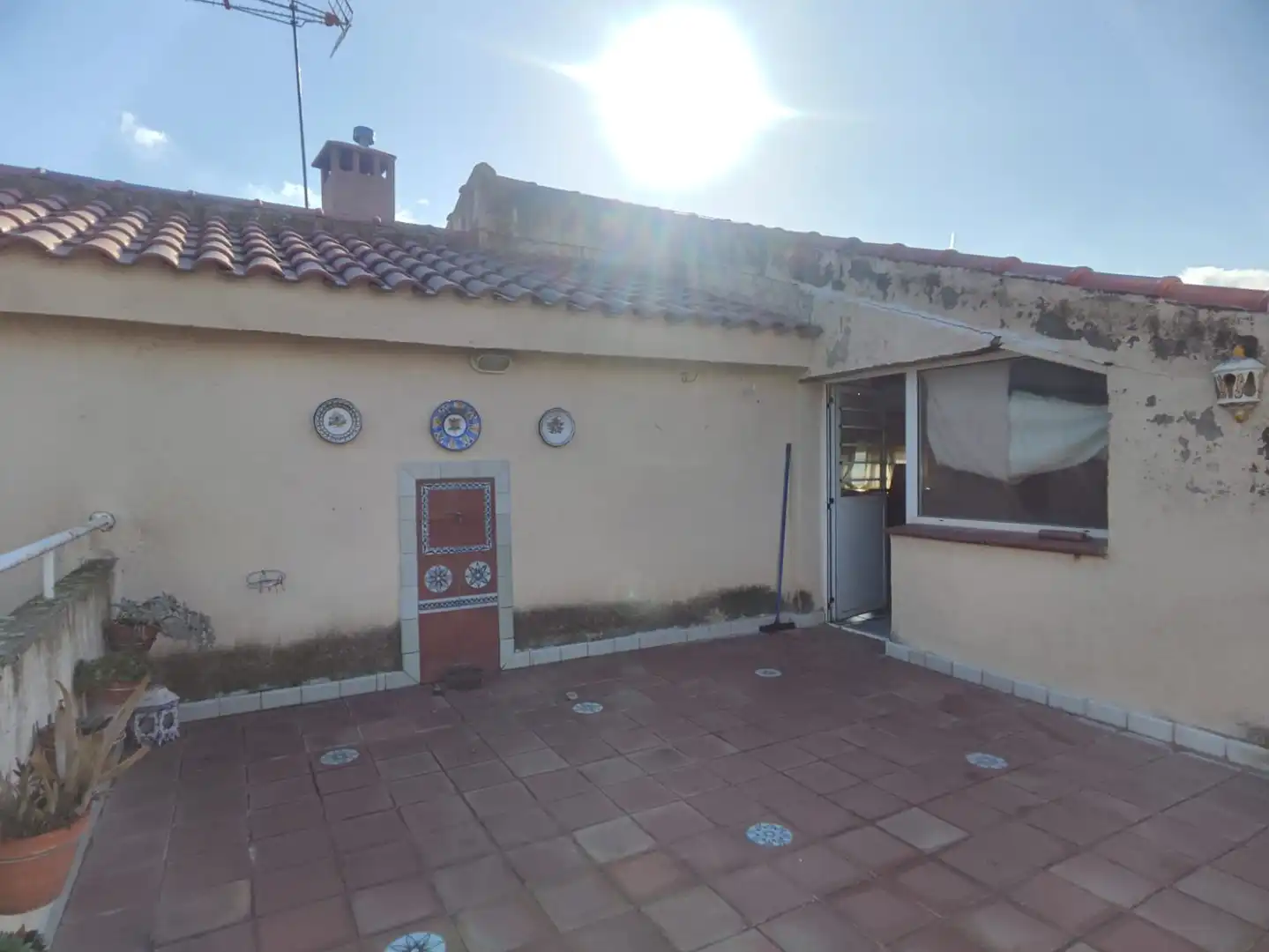 Vista exterior de Casa o xalet en venda en Sevilla la Nueva amb Calefacció, Jardí privat i Terrassa