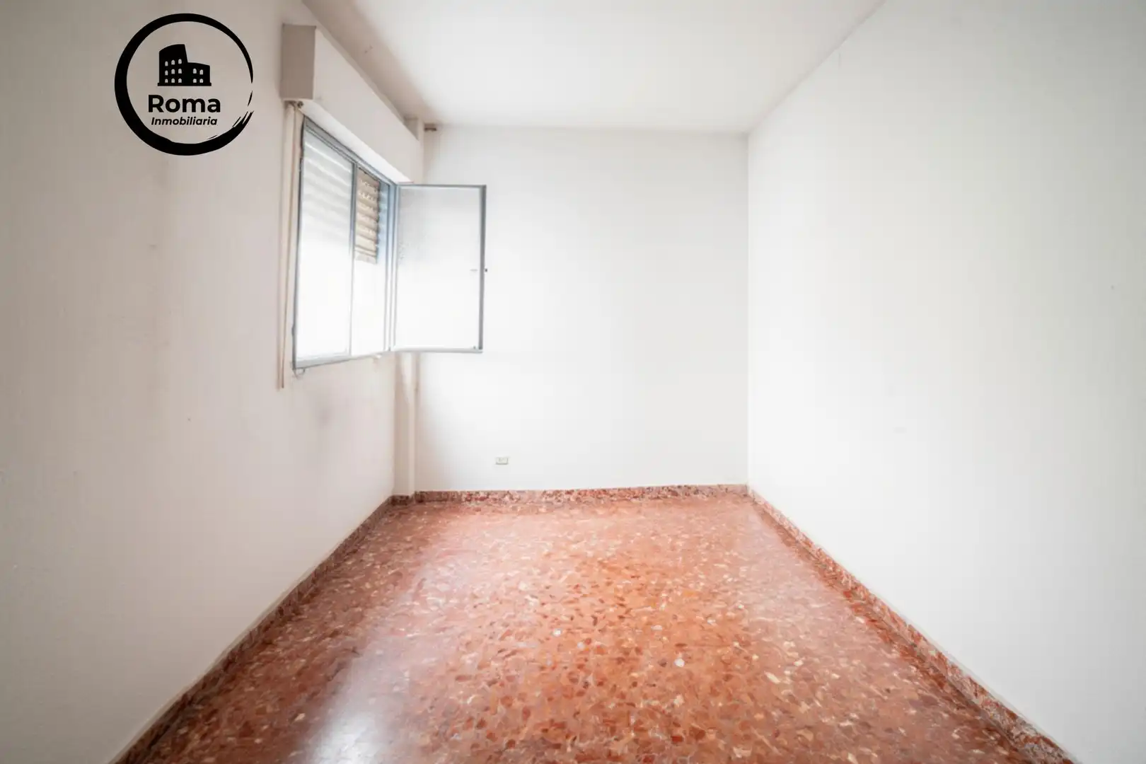 Habitación de Piso en venta en Maracena con Aire acondicionado, Amueblado y Balcón