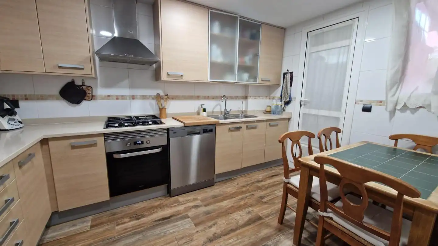 Cuina de Casa o xalet en venda en Moncada amb Jardí privat i Terrassa