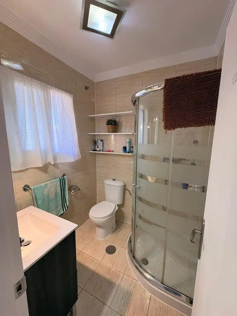 Bany de Apartament de lloguer en Torrox amb Terrassa i Piscina comunitària