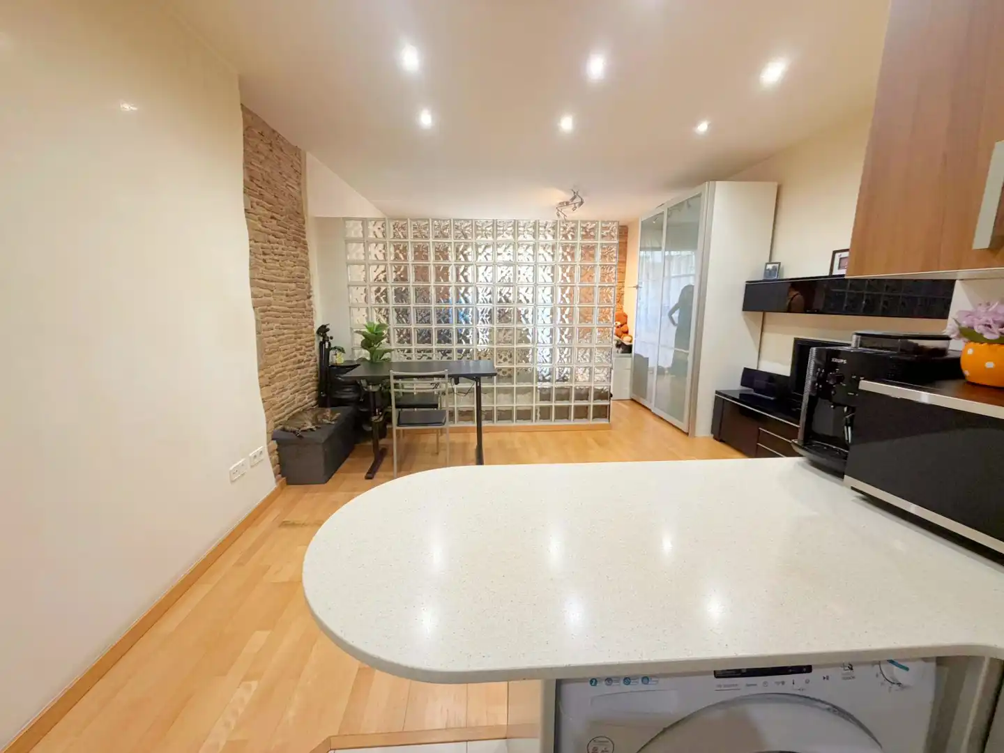 Küche von Wohnung zum Verkauf in Barcelona mit Klimaanlage, Parkett und Ofen