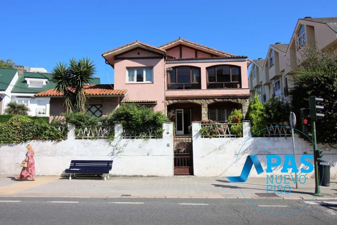 Exterior view of House or chalet for sale in Santander  with Heating, Private garden and Balcony