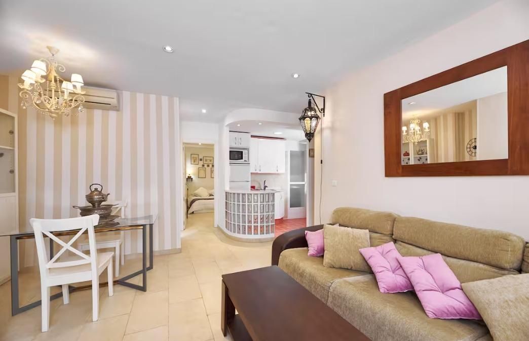 Living room of Apartment for sale in  Granada Capital  with Balcony