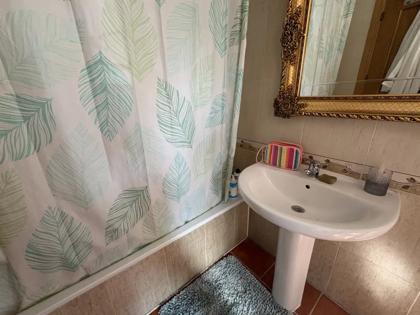 Bathroom of Houses for sale in El Viso de San Juan  with Air Conditioner, Private garden and Parquet flooring