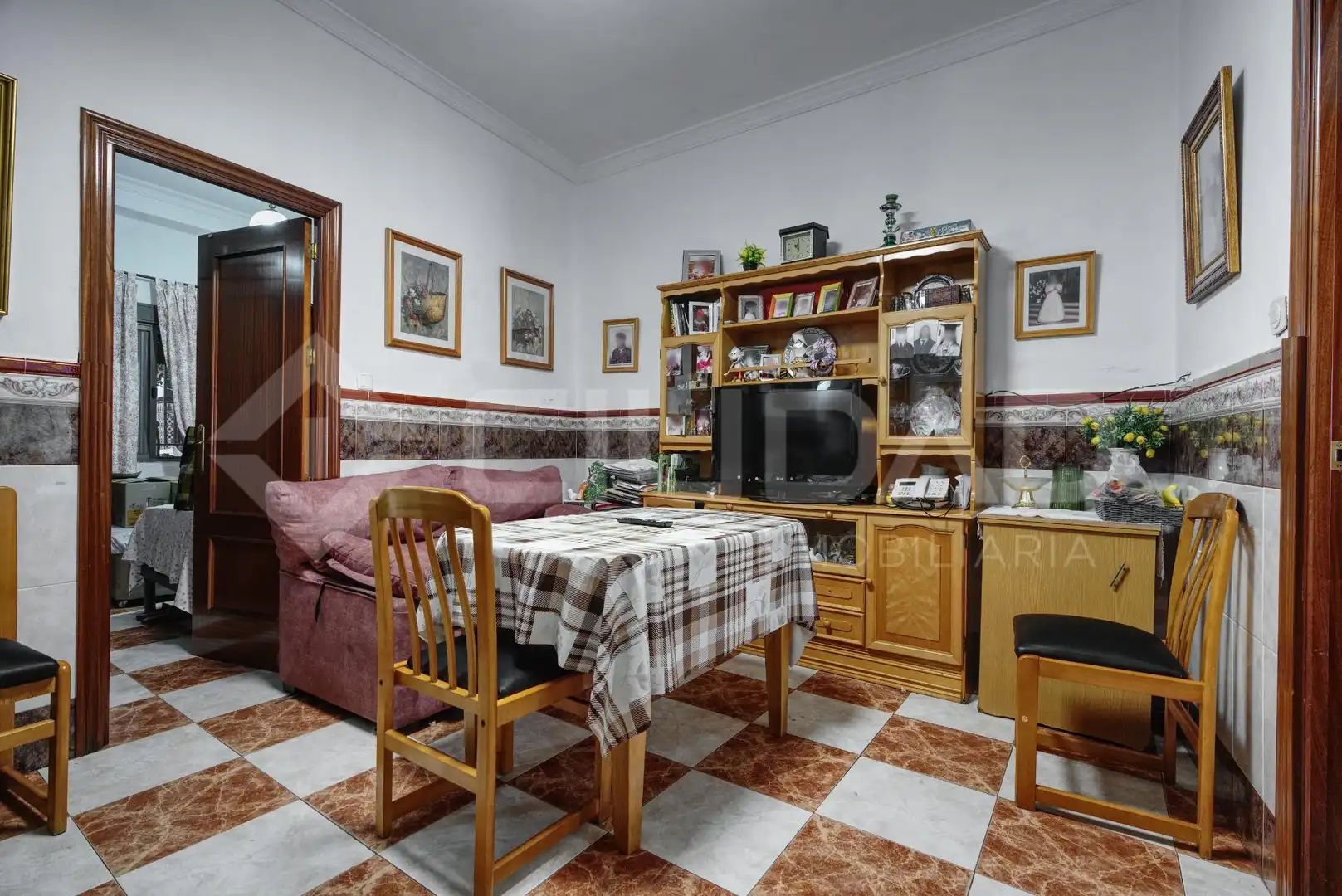 Sala d'estar de Casa adosada en venda en Coria del Río