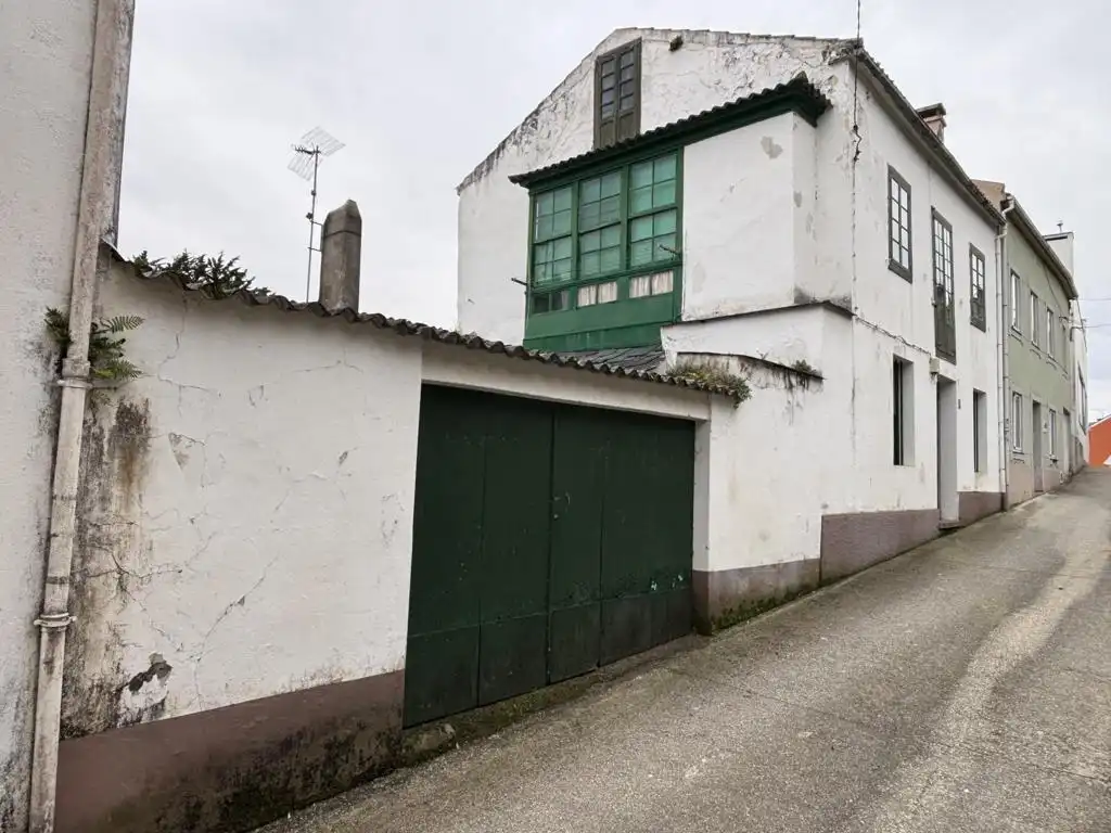 Vista exterior de Casa o xalet en venda en Ortigueira amb Terrassa i Traster