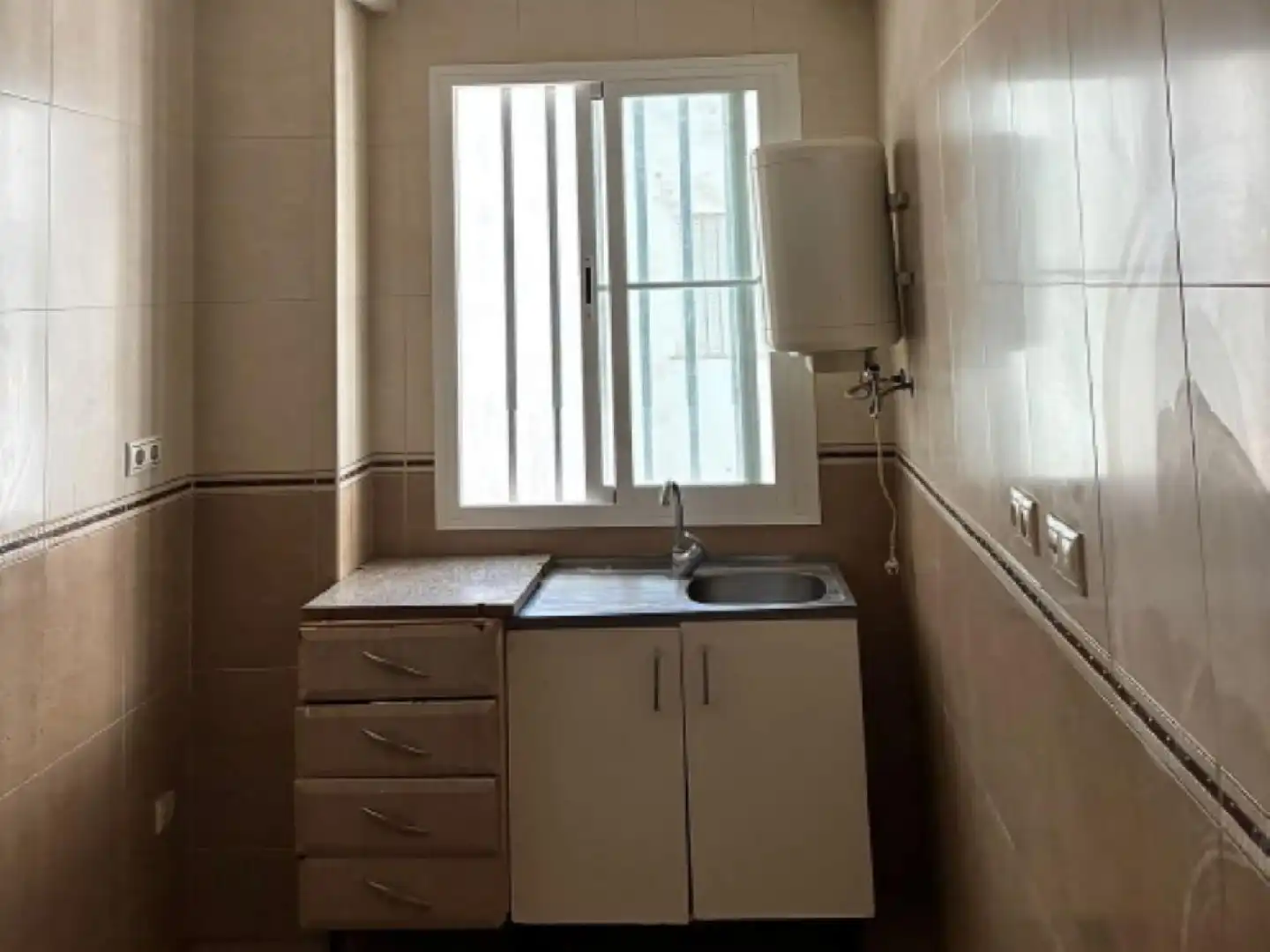 Kitchen of Flat for sale in Lucena  with Storage room