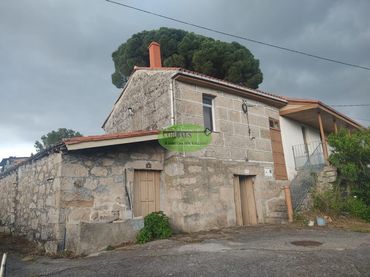 Maison avec balcon à vendre à Amoeiro