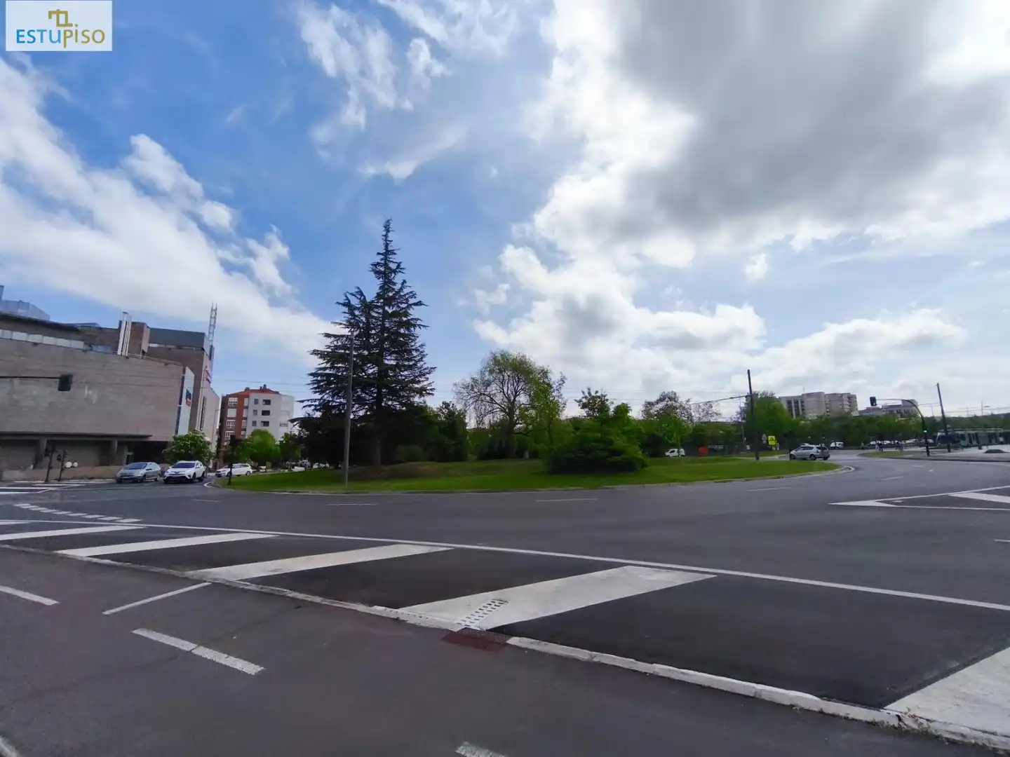 Vista exterior de Pis en venda en Vitoria - Gasteiz amb Calefacció, Parquet i Terrassa