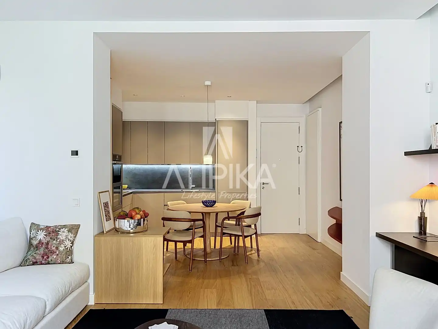Cuina de Pis de lloguer en Barcelona amb Aire condicionat, Parquet i Moblat