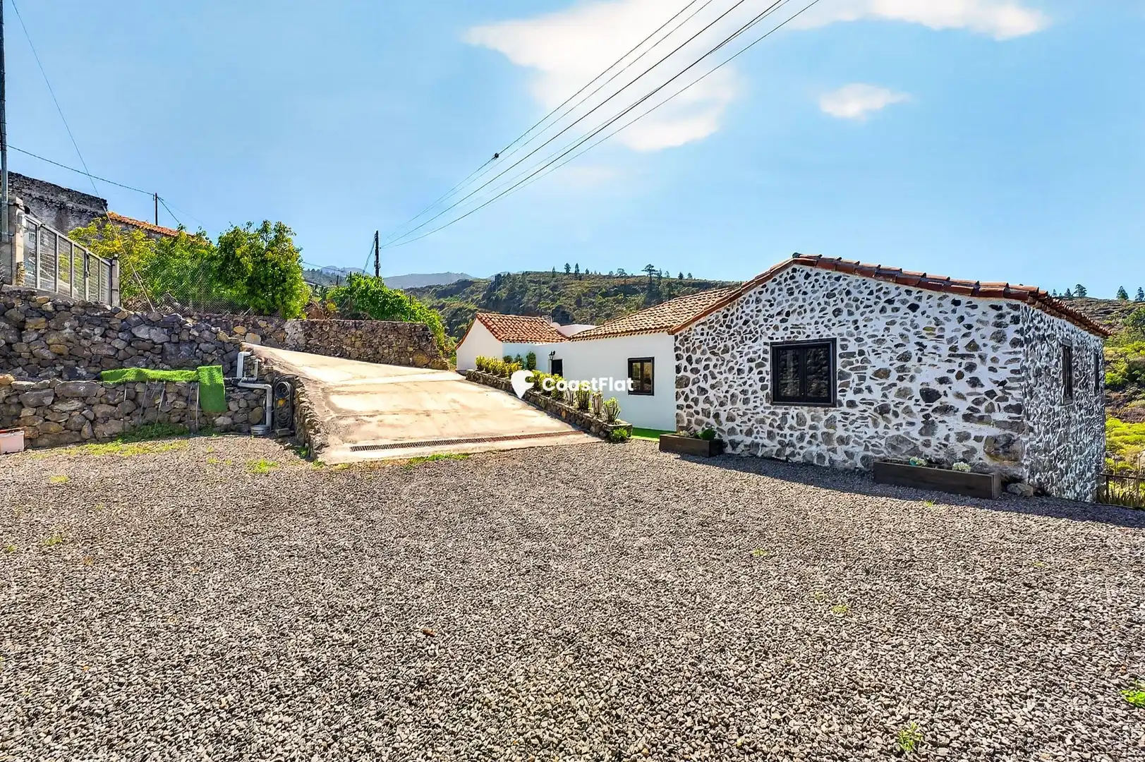 Vista exterior de Casa o xalet en venda en Guía de Isora amb Jardí privat