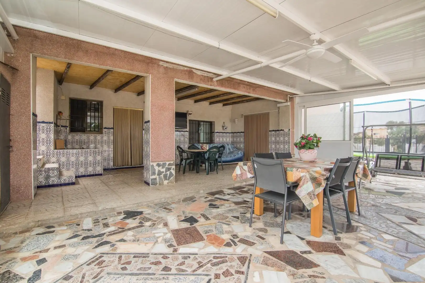 Terrasse von Haus oder Chalet zum Verkauf in Elche / Elx mit Klimaanlage, Privatgarten und Terrasse