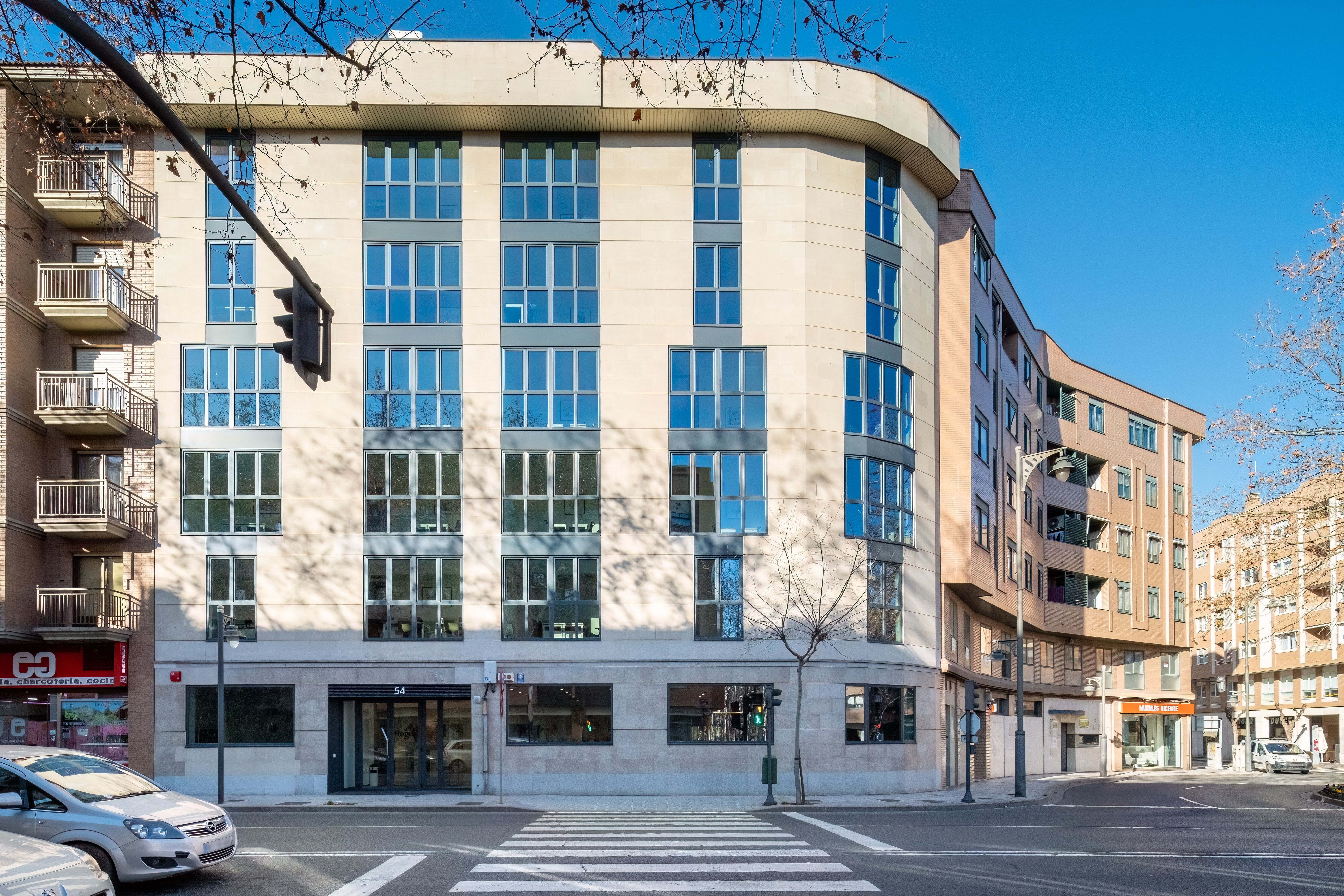 Vista exterior de Oficina de lloguer en  Logroño amb Aire condicionat, Moblat i Balcó