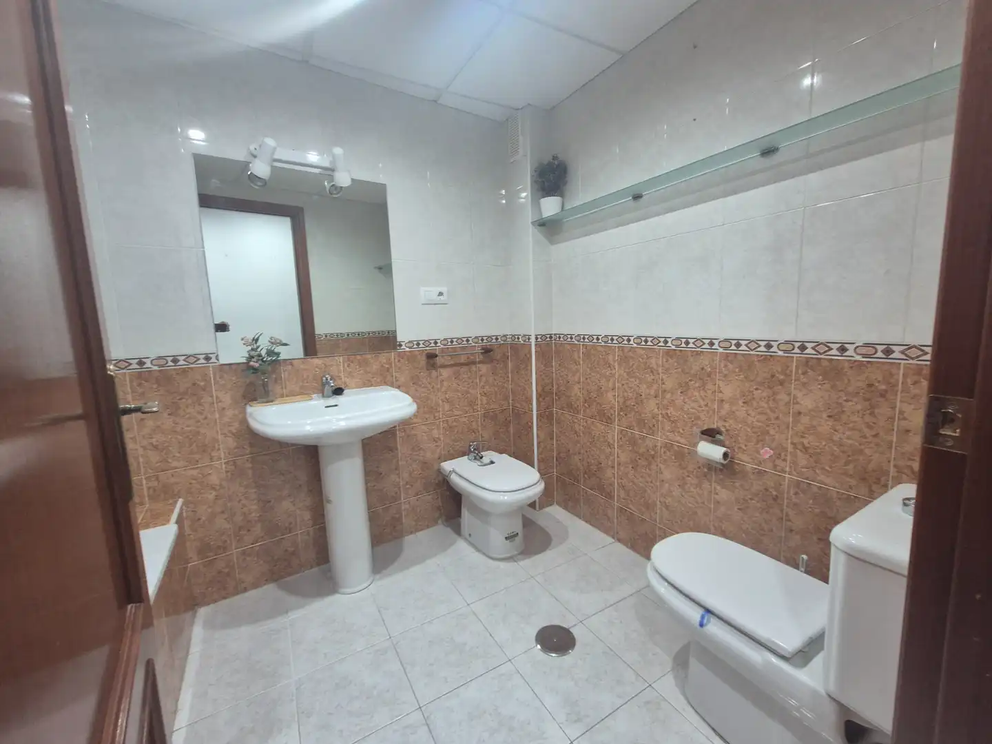 Baño de Apartamento de alquiler en Badajoz con Amueblado, Horno y Lavadora