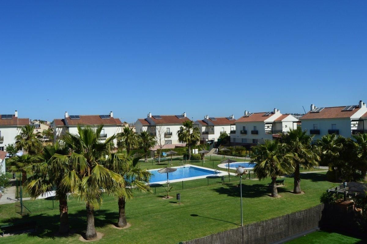 Vista exterior de Casa adosada en venda en Jerez de la Frontera amb Aire condicionat, Jardí privat i Terrassa
