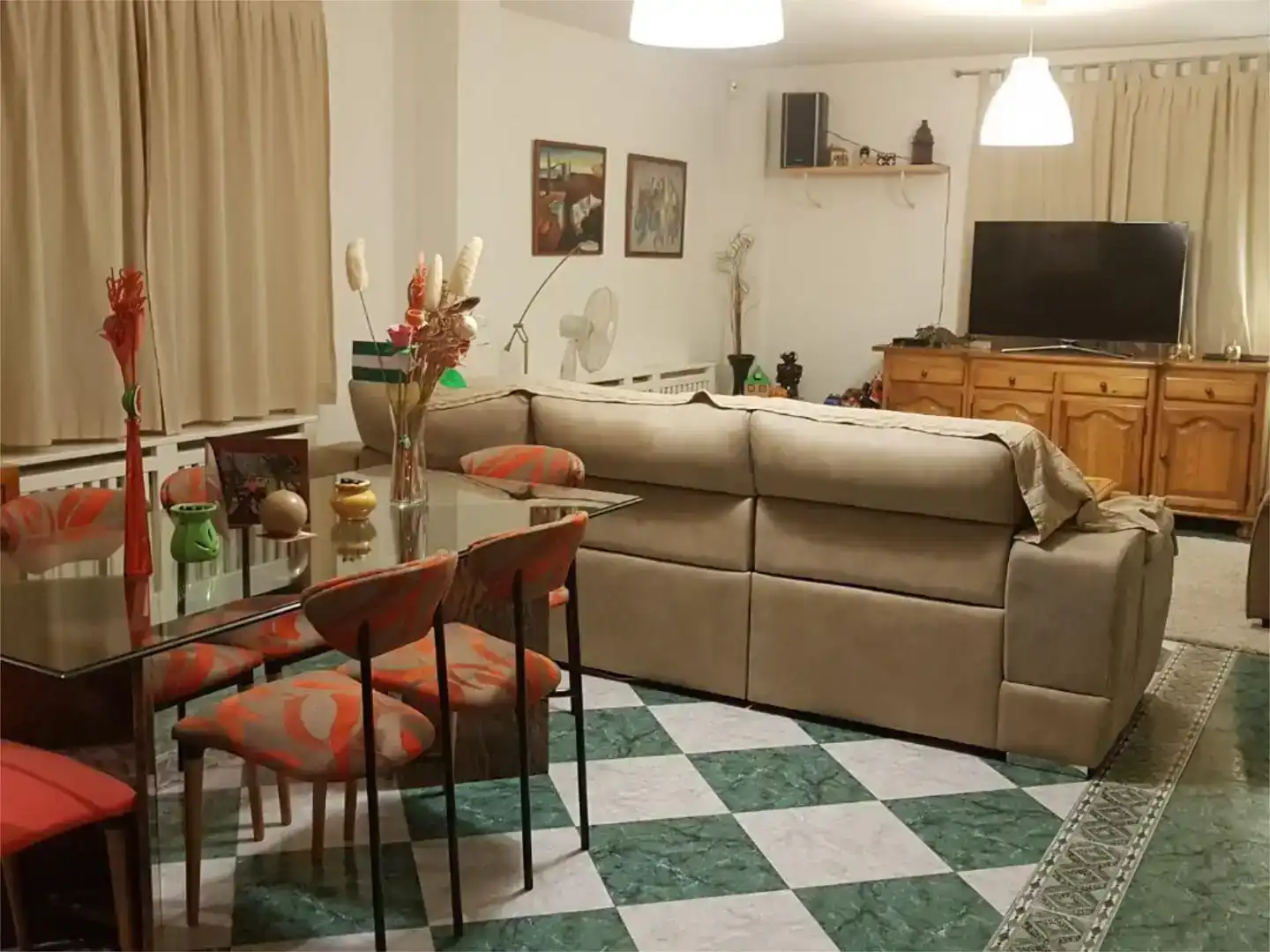 Sala d'estar de Casa o xalet en venda en Loja amb Jardí privat, Piscina i Moblat