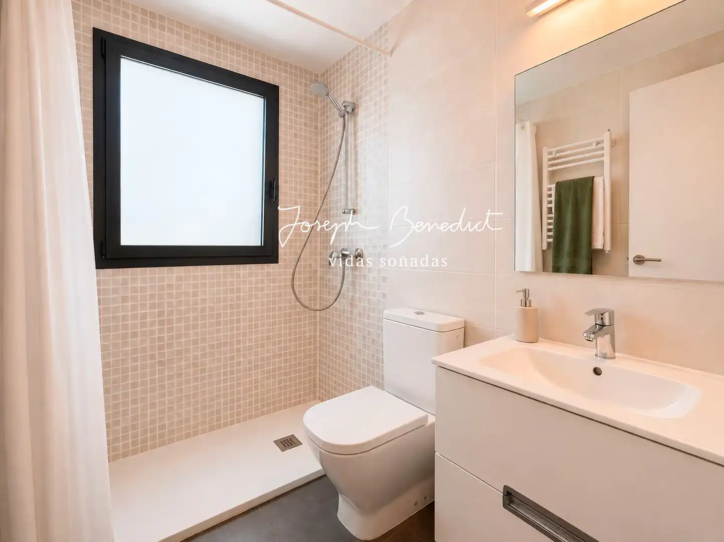 Bathroom of Houses for sale in Torrelles de Llobregat  with Air Conditioner, Heating and Private garden