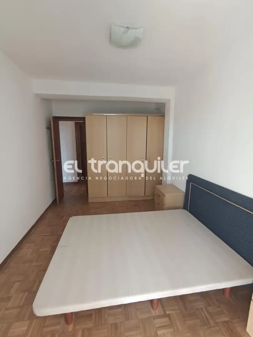 Dormitori de Pis de lloguer en Madrid amb Aire condicionat, Parquet i Terrassa