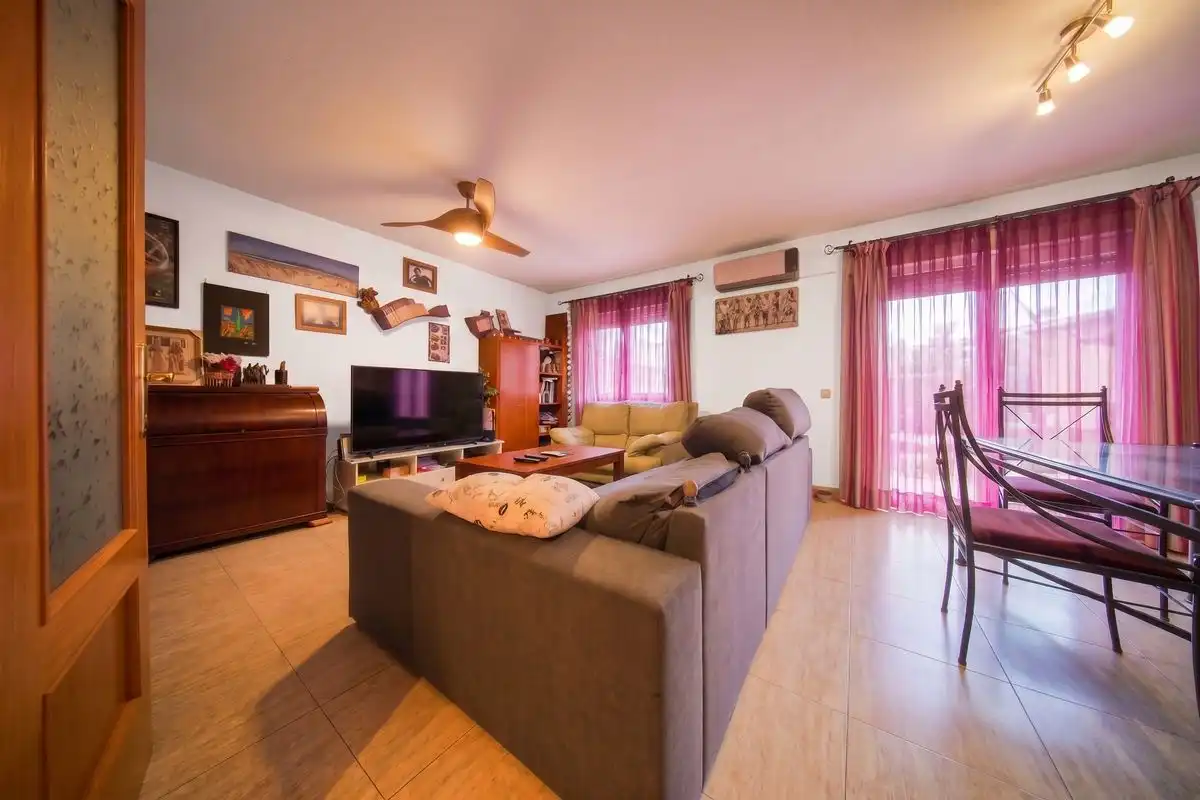 Terraced house with terrace for sale in Calle del Brasil