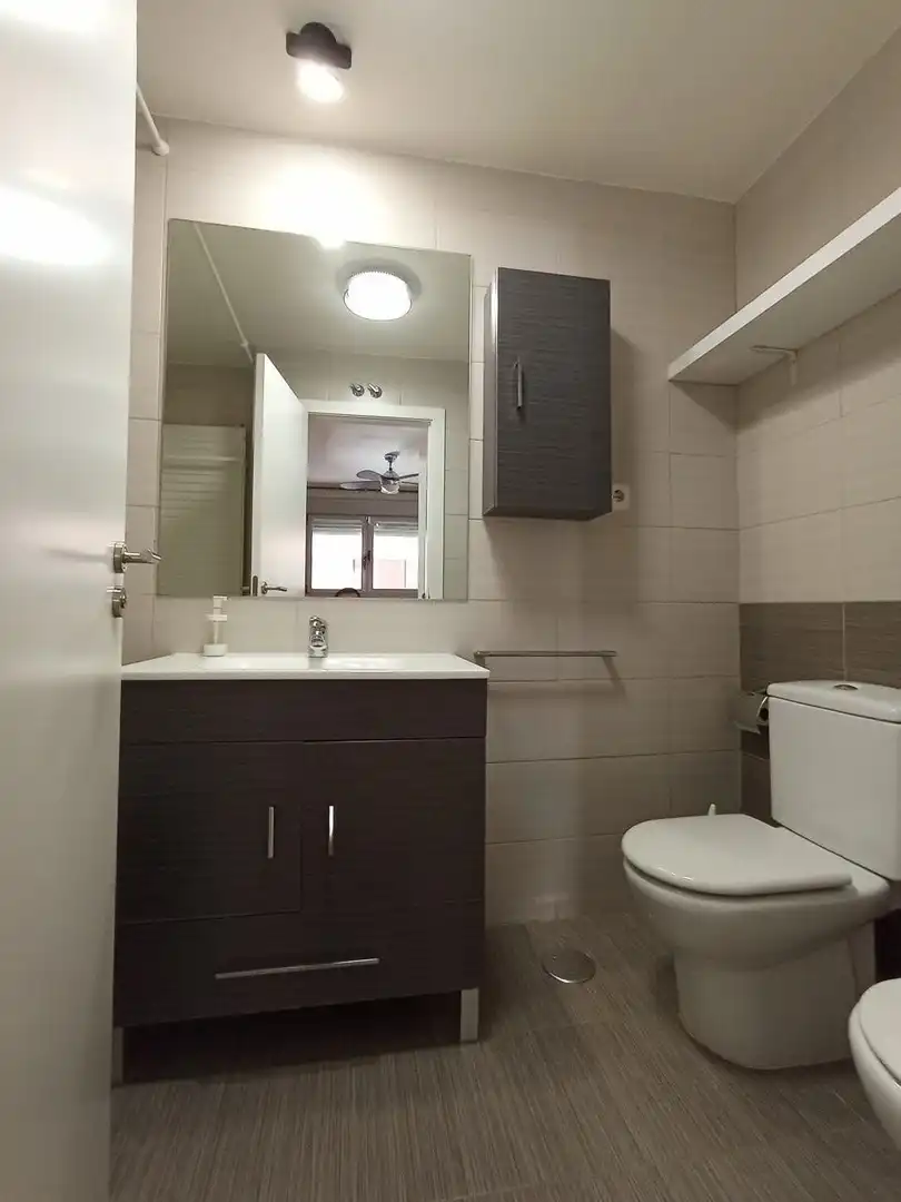 Bathroom of Flat for rent in Parla  with Air Conditioner, Heating and Storage room