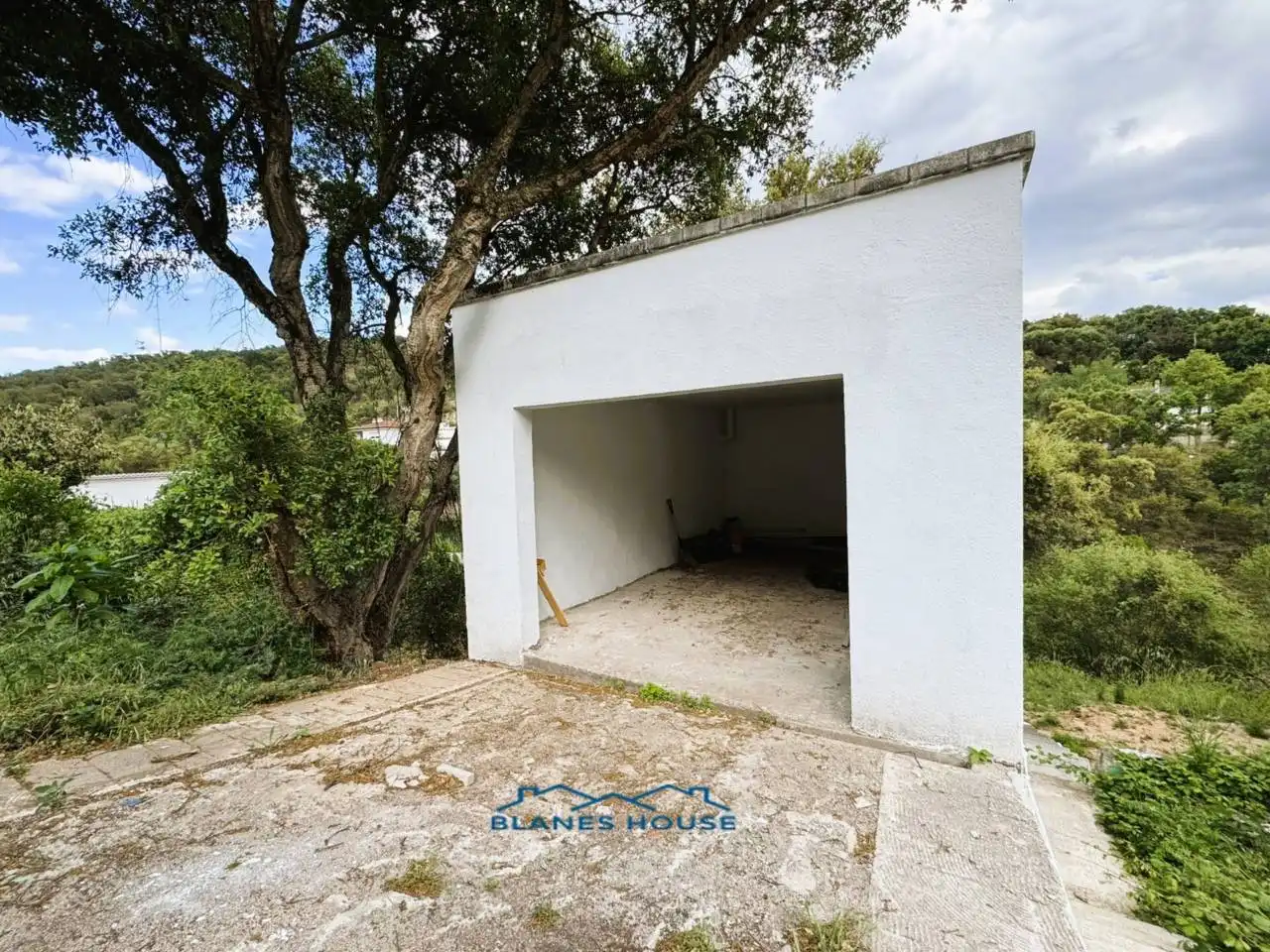 Aparcament de Casa o xalet en venda en Maçanet de la Selva amb Jardí privat, Terrassa i Alarma