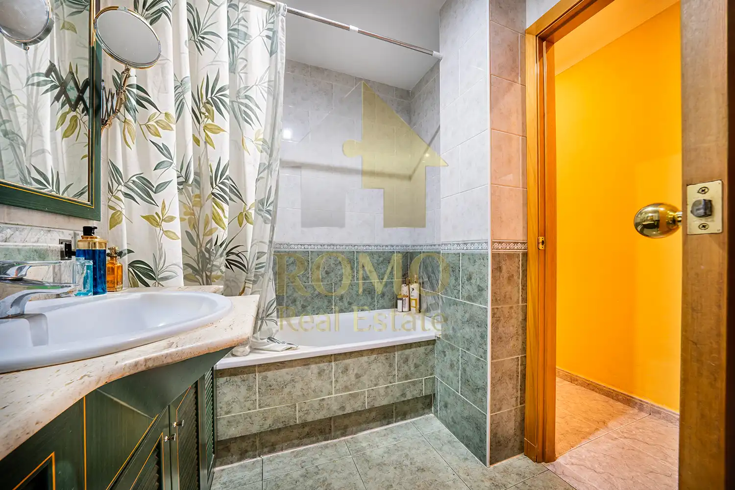 Baño de Piso en venta en Santa Perpètua de Mogoda con Calefacción