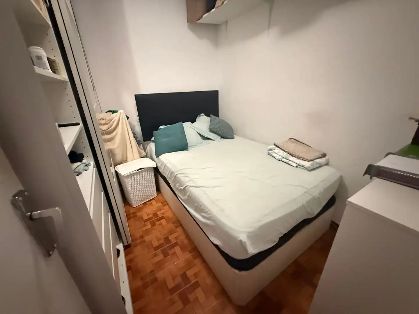 Schlafzimmer von Wohnung zum Verkauf in L'Hospitalet de Llobregat mit Klimaanlage, Parkett und Balkon