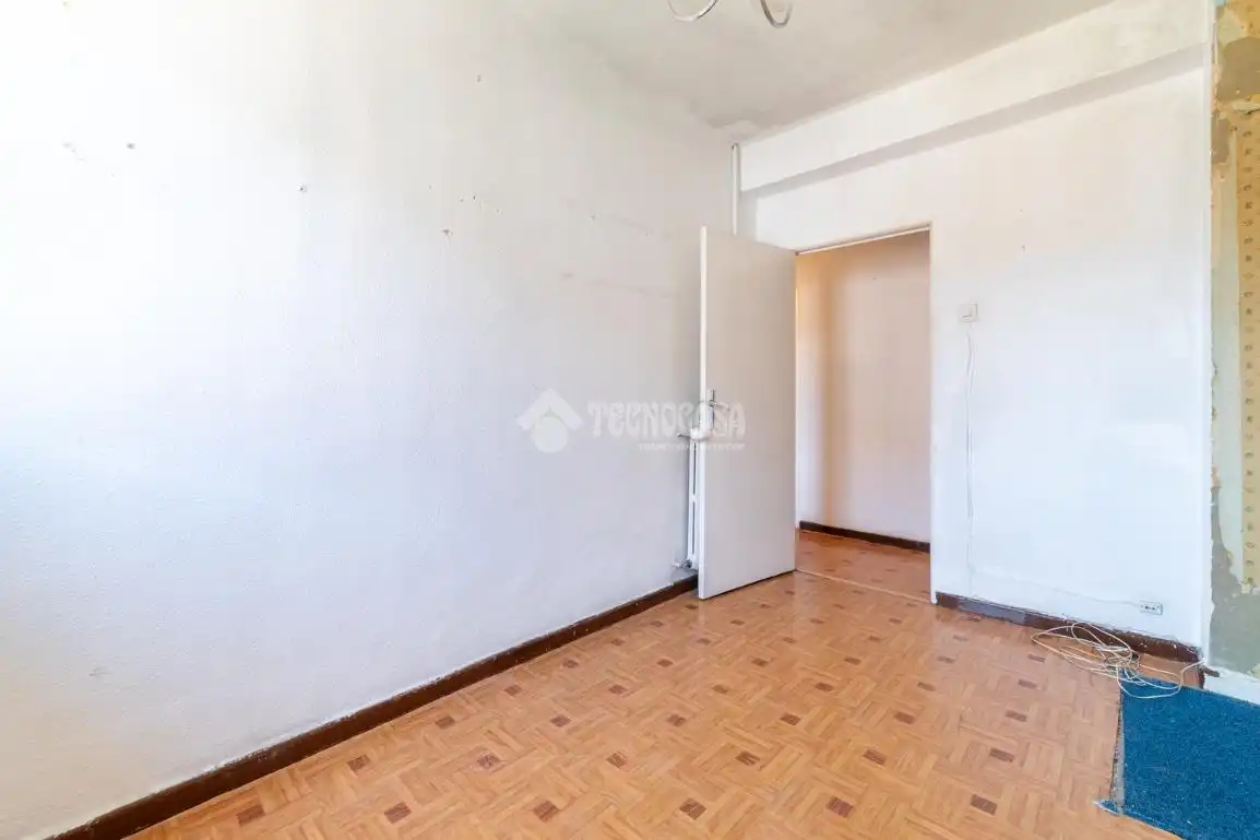 Habitación de Piso en venta en Madrid con Calefacción y Balcón