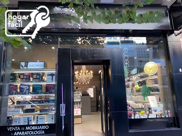 Local comercial en venta en Calle Mármol 6