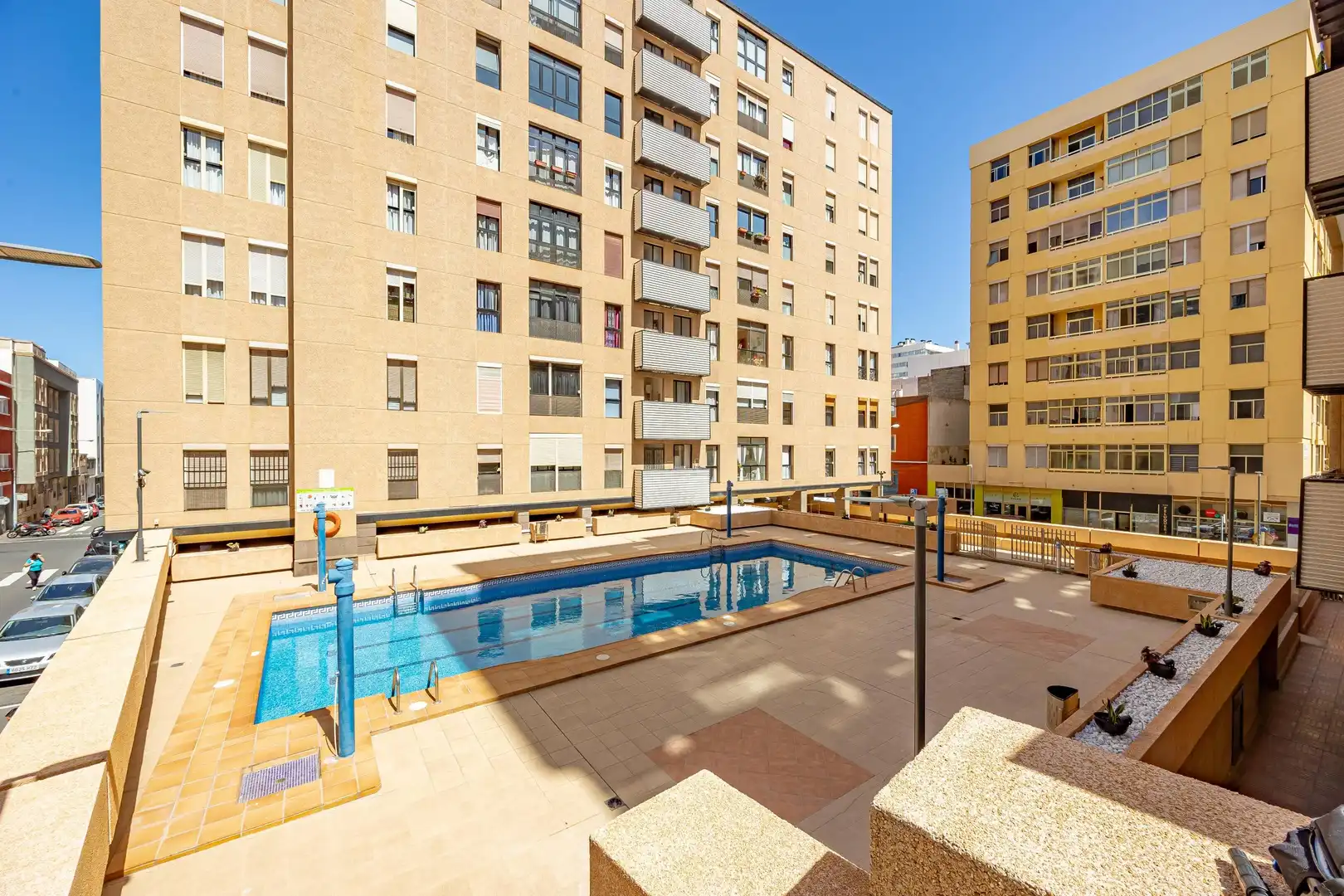 Piscina de Pis en venda en Las Palmas de Gran Canaria amb Traster i Balcó